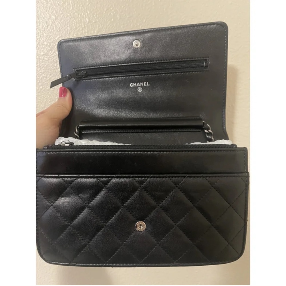 CHANEL Quilted Black Leather Crossbody - Picture 6 of 8